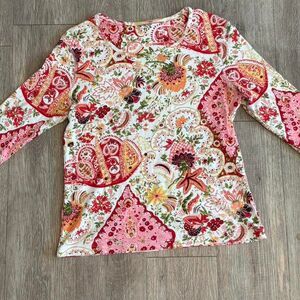 Cute Vintage 90s Floral Print 3/4 Length Sleeve Top w Small Gemstones